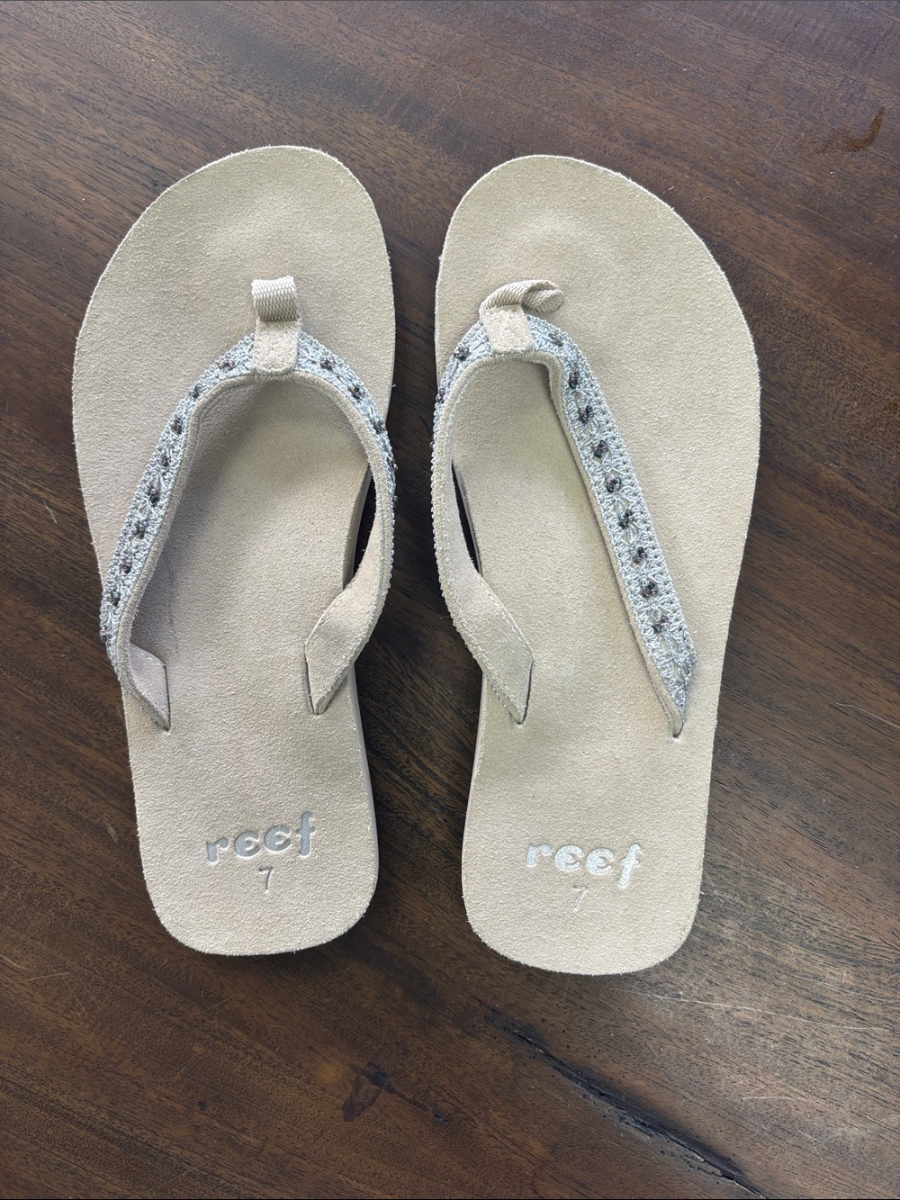 NWT EXCLUSIVE VINTAGE Beige embroidered sandals from reef